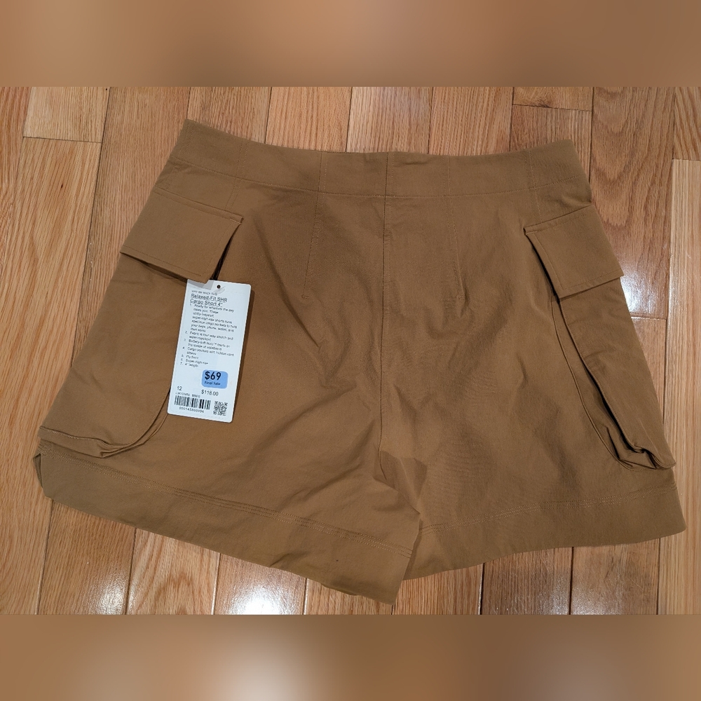 Lululemon Relaxed Fit Super High-Rise Cargo Short *4” size 12 Bold Beige
